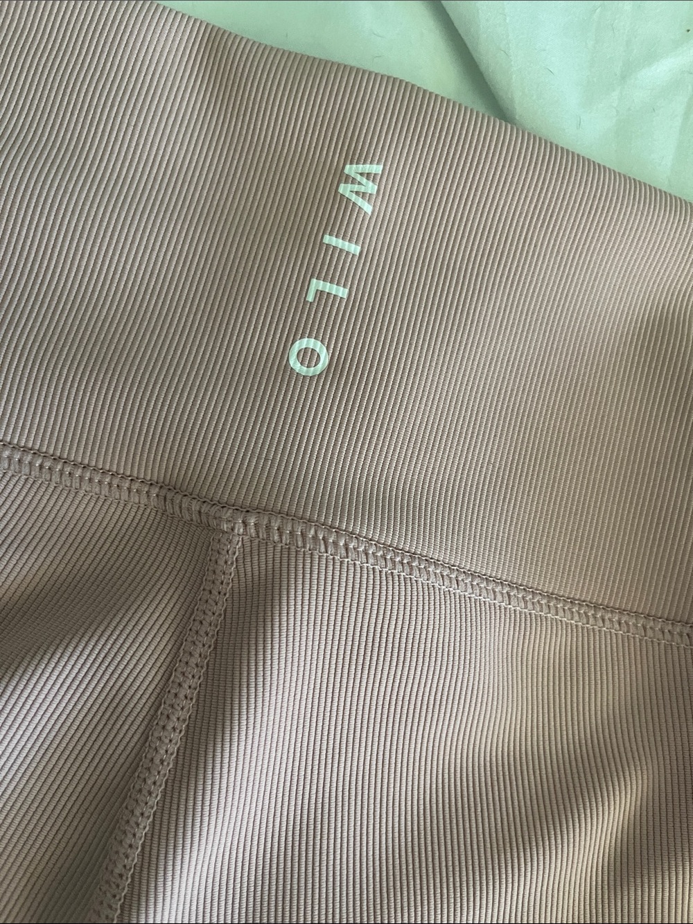 Wilo High-Rise Pink Bike Shorts - Picture 3 of 5